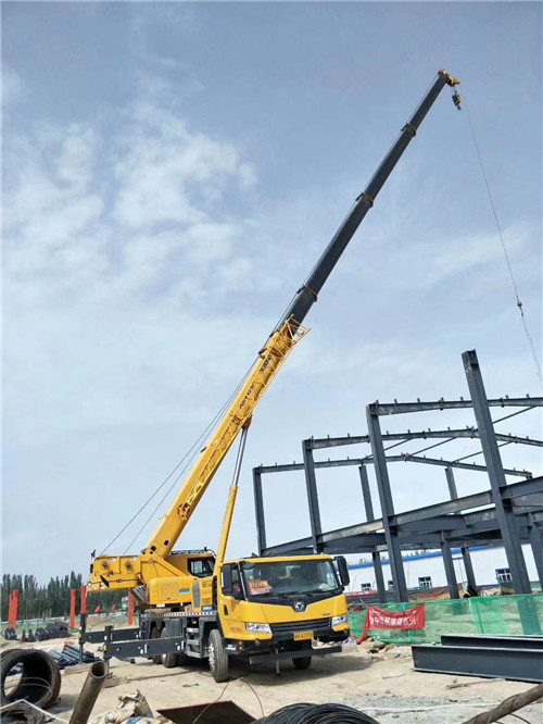 文登区超高层建筑钢结构吊装案例